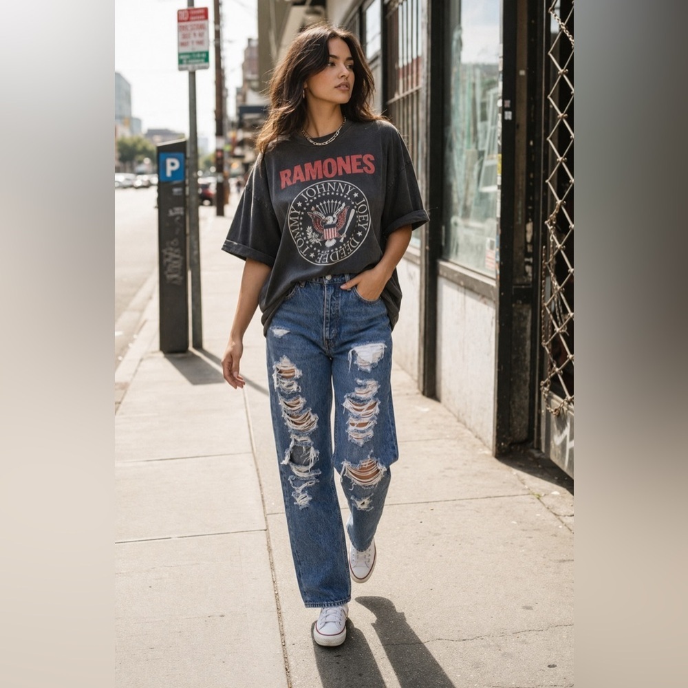 Levis Vintage 90s Distressed Blue Jeans 30 High Rise Mom Fit Grunge Retro Chic